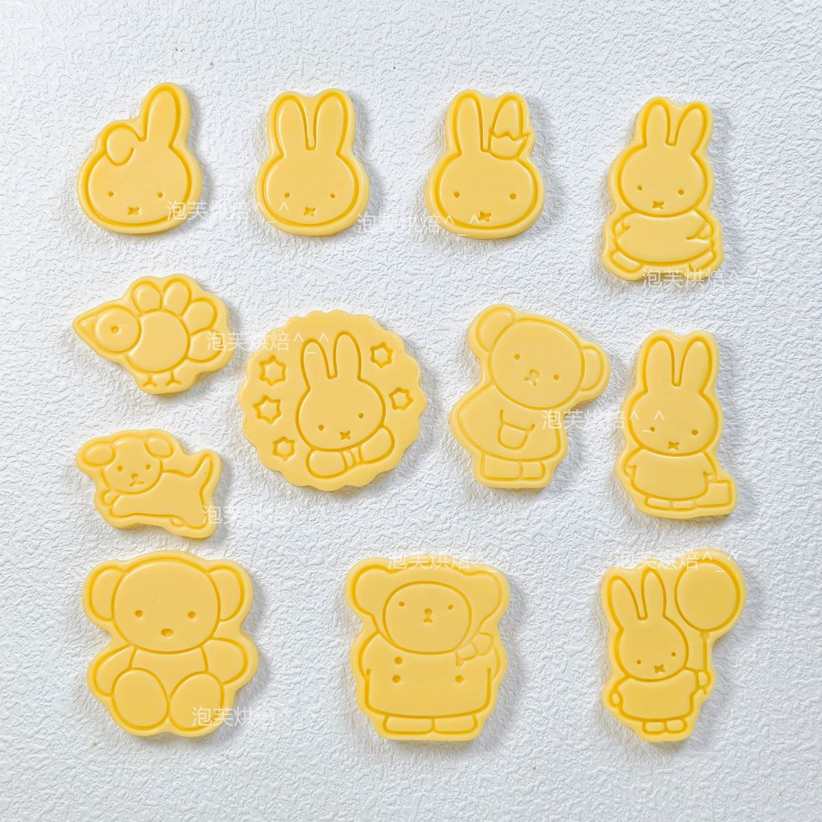 Baking Kitchen For Kids - Cute 3D Press Cookie Mold with